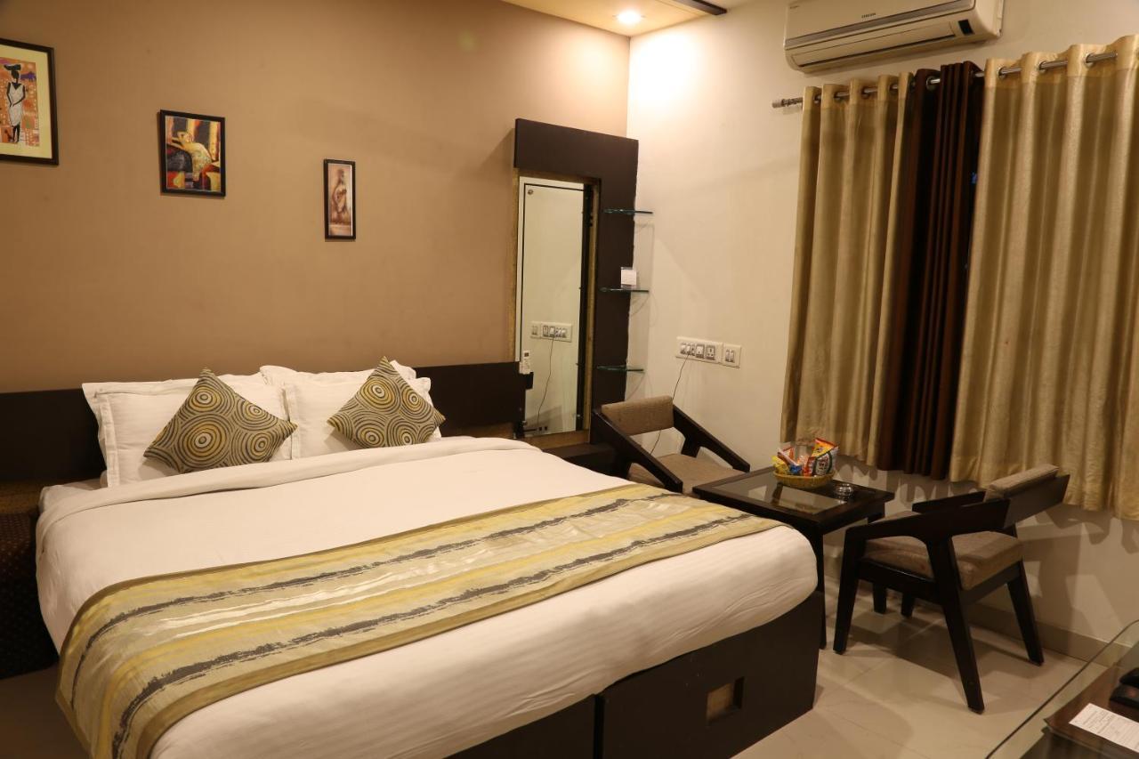Royal Inn Udaipur Bagian luar foto
